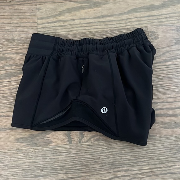 Lululemon black hotty hot shorts. Excellent used condition - Picture 3 of 8